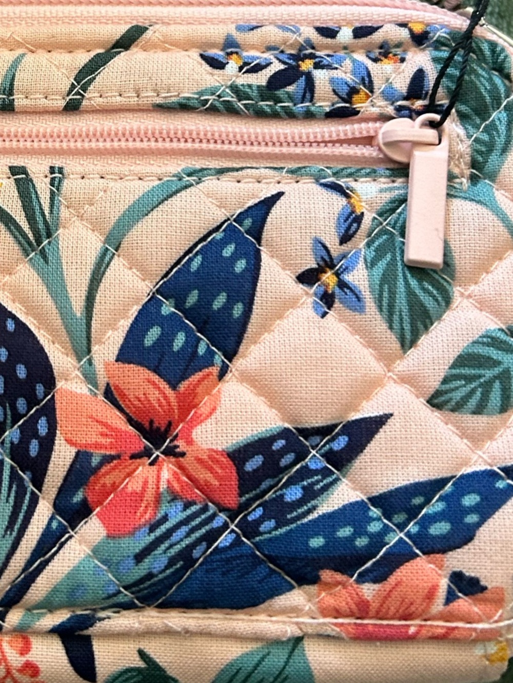 NWT- “ Paradise Corral” Vera Bradley Floral Quilted Wristlet Crossbody - Picture 6 of 6